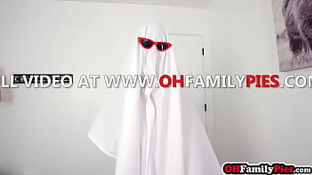 Beauty Ashley Alexander enjoys intense sexually explicit scenes with a large penis🌭