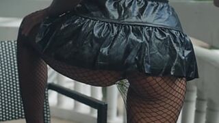 peeking at the cunt✌