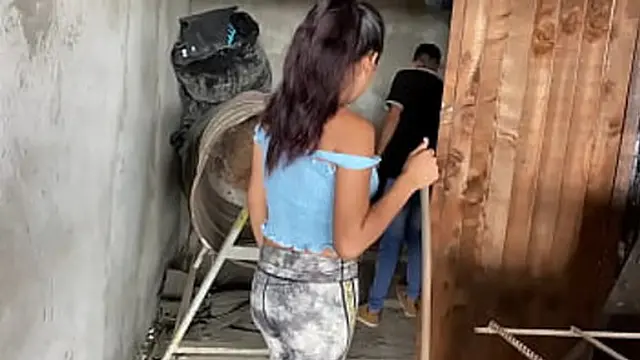 I screw my hot girlfriend-in-law while my boyfriend′s away