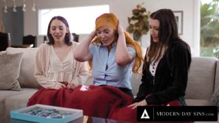 Lesbians' sinful threesome with Lauren Phillips