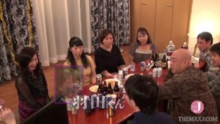 Raunchy rendezvous of experienced divorcees, 50+ and desperate for dick🍆, gets wild