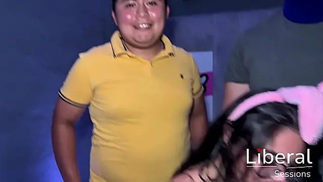 I slip with his closest pal while he′s away