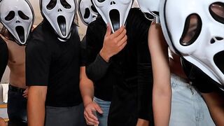 Gang-Bang a hotwife con 7 chicos