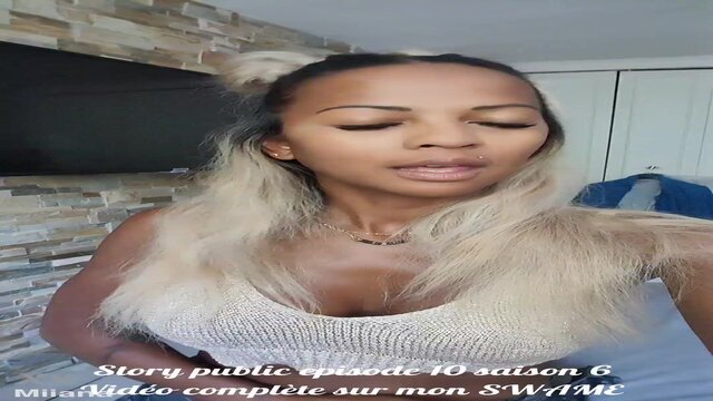 Two hot babes share lucky guy in FFM threesome