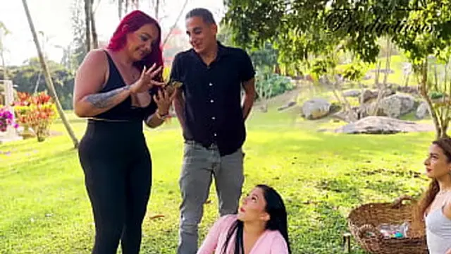 ArmyBoom′s hot chat leads to a tasty trio